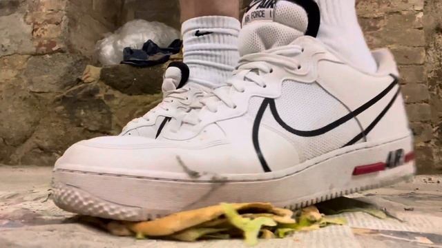 Nike AirForce 1 react stomping BigMac смотреть онлайн