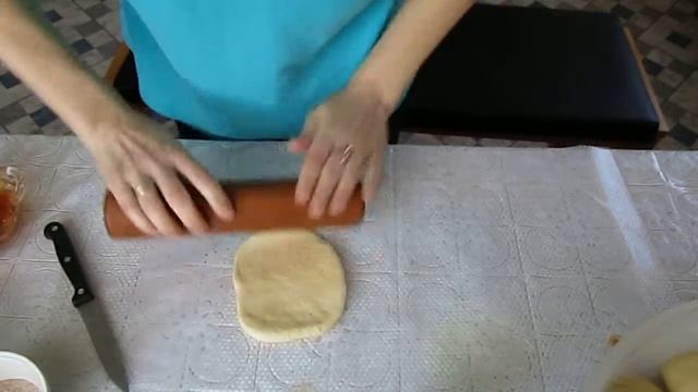 Дрожжевая выпечка. Булочки, плюшки, ватрушки. 8 видов. смотреть онлайн