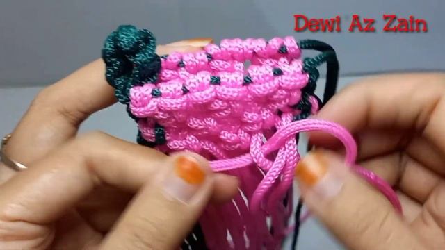 Tutorial on Making Macrame Keychains// Брелок макраме // coin purse keychain смотреть онлайн