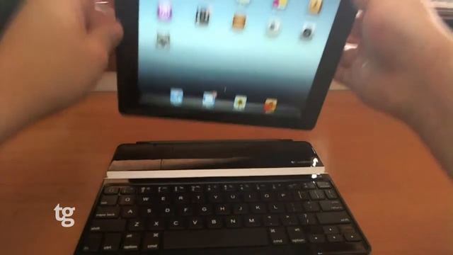 TECHGEEK First Look: Logitech Ultrathin Keyboard Cover смотреть онлайн