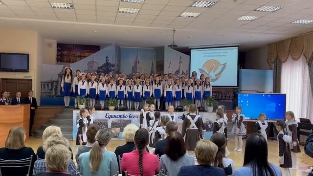 хор "Элегия". “Дарите радость людям”. муз.А.Пахмутовой, сл.Н.Добронравова смотреть онлайн