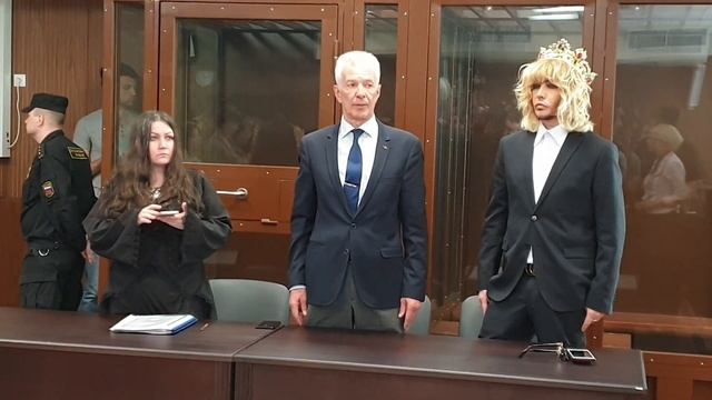 Зверев виновен: Тверской районный суд оштрафовал стилиста на 15 тысяч рублей смотреть онлайн