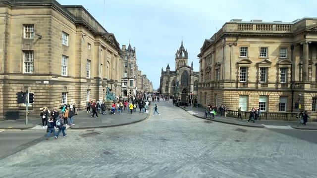 City Sightseeing Bus Tour Through The Heart Of Edinburgh, Scotland ? (April 2022)