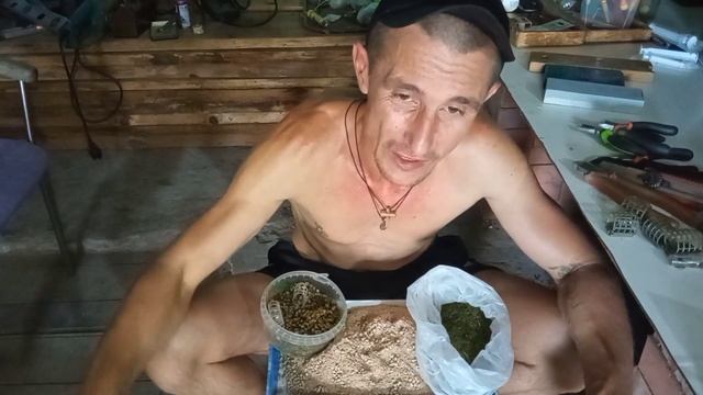 ЗАПРЕЩЁННАЯ ПРИКОРМКА . НЕ ПОВТОРЯТЬ #рыбалка #прикормки #насадки смотреть онлайн