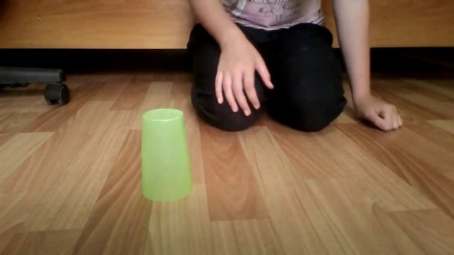 Как играть на стаканчике!!! Видео для начинающих! смотреть онлайн