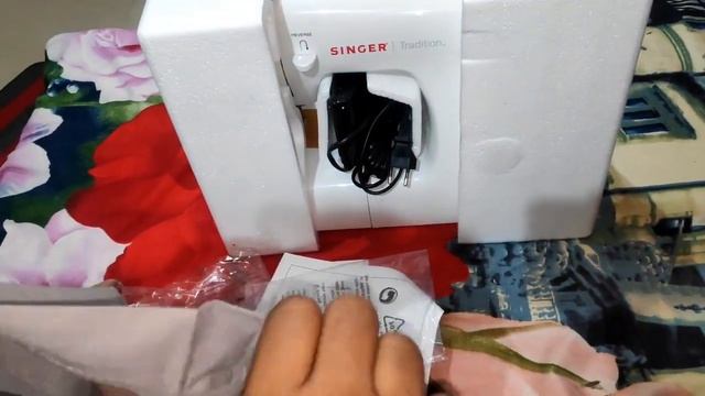 Unboxing Singer FM 2250 Embroidery Sewing Machine ( Built-in Stitches 10) смотреть онлайн