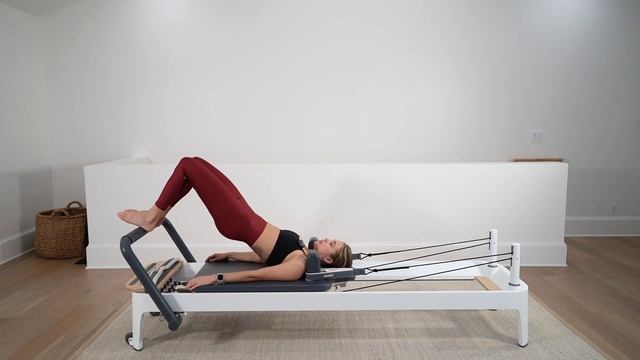 13 Min Workout Lying Down - Reformer Pilates смотреть онлайн