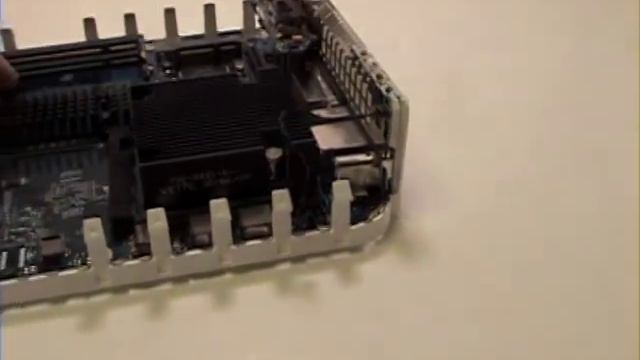 Intel Mac Mini Repair - Airport, RAM and Logic Board Removal смотреть онлайн
