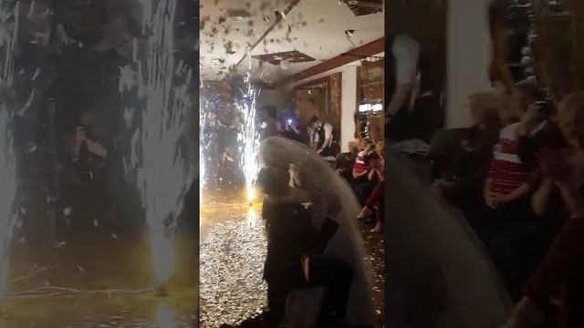 Юля и Саша.Наш свадебный танец))) смотреть онлайн