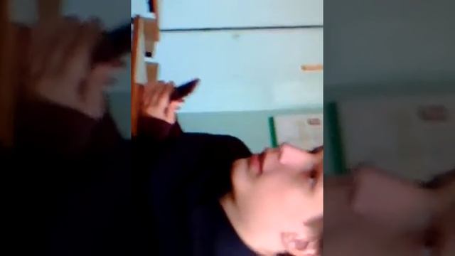 Когда увидел камеру и не знаешь куда спрятаться вверх или вниз) смотреть онлайн