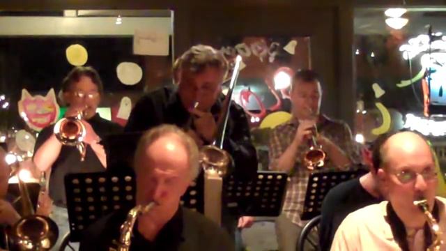 Jeff Holmes Big Band - Somewhere Over the Rainbow 10-10.mp4 смотреть онлайн