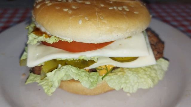 Бургер из мраморной говядины смотреть онлайн