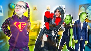 СУПЕР ЗУБРИЛА против ПРИЗРАКА ГДЗ! Школьная жизнь Ксюши!