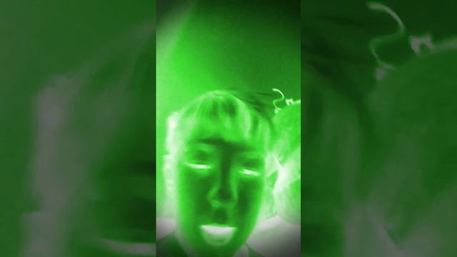 какой-то Странный дом где всё зелёное и нашёл какое-то странное белое существо смотреть онлайн