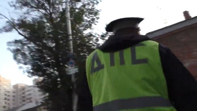 Гаишник навалил в кустах смотреть онлайн