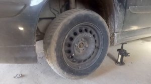 Как проверить передний ступичный подшибник и причина поломки.