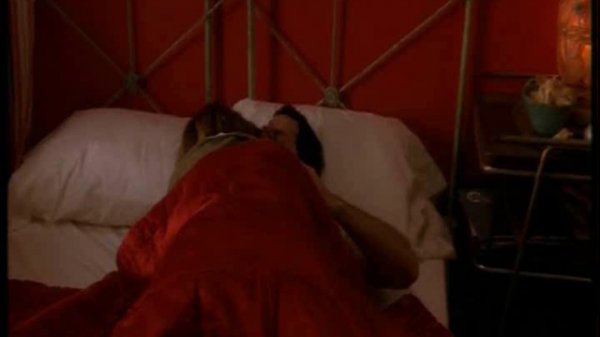 Наряду приходит