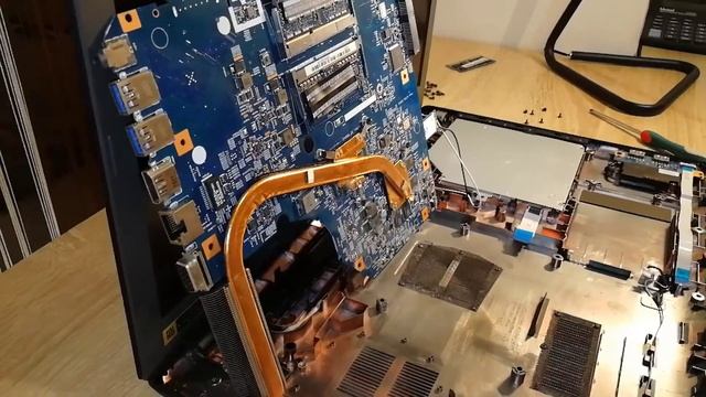 КАК РАЗОБРАТЬ НОУТБУК Acer Aspire E5-772G | КАК СНЯТЬ ОПЕРАТИВНУЮ ПАМЯТЬ смотреть онлайн