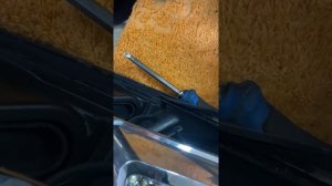 Удаление герметика с фары