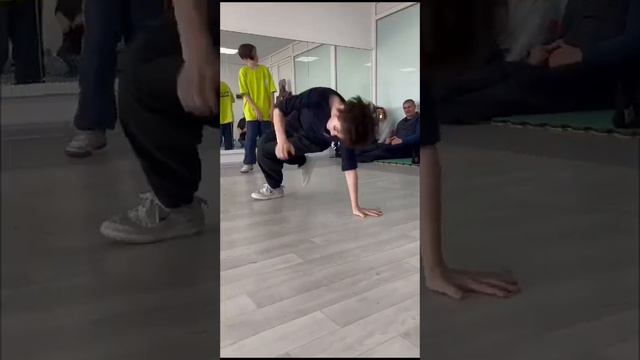 Два на два👌#брейкданс смотреть онлайн