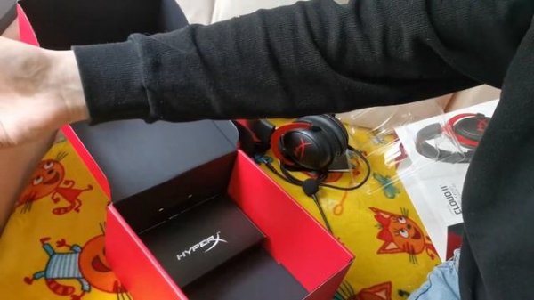 Распаковка наушников HyperX Cloud 2