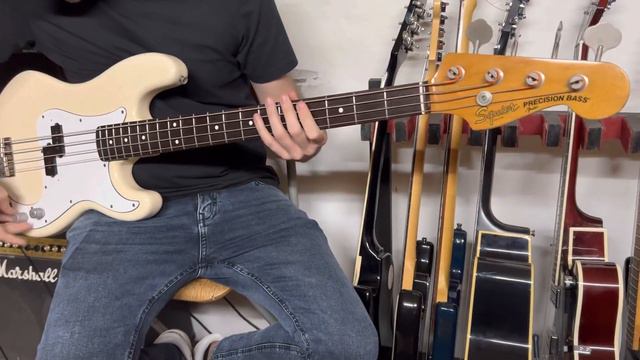 Fender JV Precision Japan Vintage 1983 Vintage White смотреть онлайн