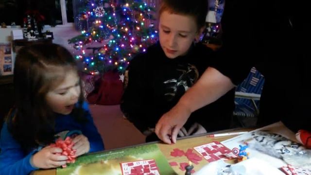 Christmas 2015, Kids Game Table смотреть онлайн