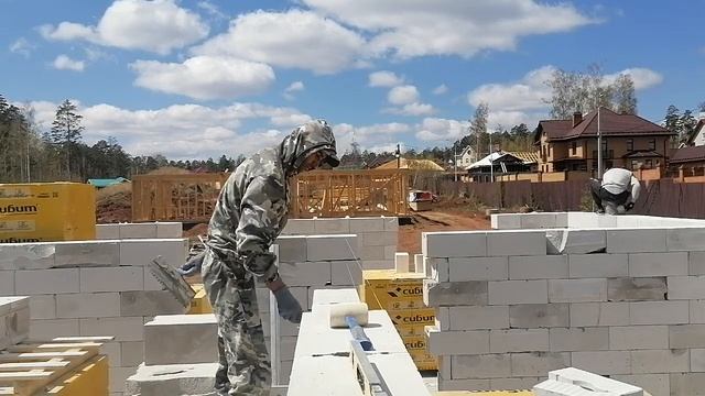 Кладка газобетона 8 ряд /дом из газобетона / мастер Саид смотреть онлайн