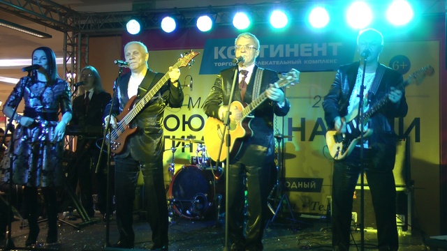 Поющие Гитары "Санкт-Петербург" (live) смотреть онлайн