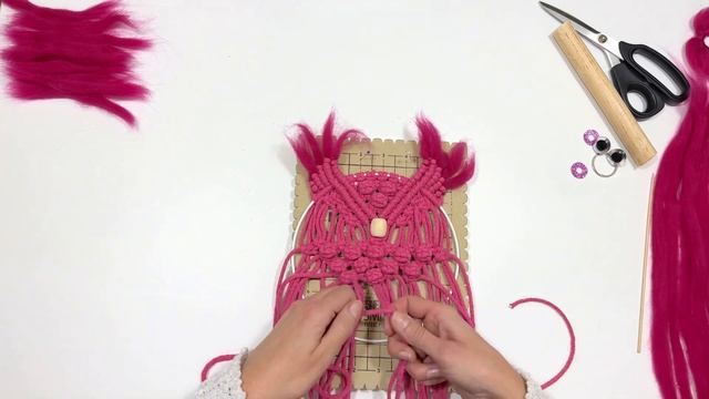 Jak zrobić makramową sowę z wełną czesankową / MACRAME OWL WITH WORSTED WOOL #macrameowl смотреть онлайн