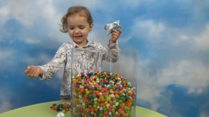 Игрушки сюрпризы в разноцветных конфетках шариках a lot of Candy with surprise t