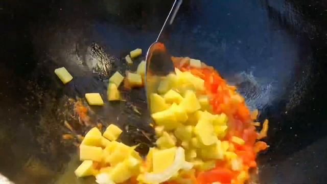 КАК ВКУСНО ПРИГОТОВИТЬ ПЕЛЬМЕНИ | ШУРПА С ПЕЛЬМЕНЯМИ В КАЗАНЕ НА КОСТРЕ | Easy Dumplings Recipes смотреть онлайн