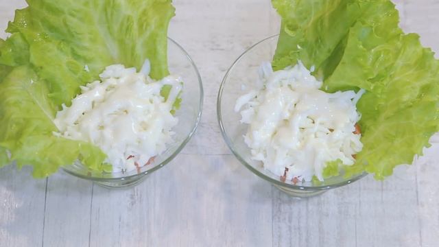 НОВОГОДНЕЕ МЕНЮ 2020! Вкусный и Нежный Салат с Красной Рыбой, Понравится Всем Гостям! смотреть онлайн