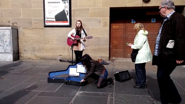 ДЕВУШКА ПОЕТ ПЕСНЮ СОБСТВЕННОГО СОЧИНЕНИЯ ► Lucy Brown смотреть онлайн