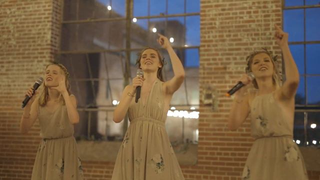 Three Sisters Perform a Taylor Swift Wedding Toast! смотреть онлайн