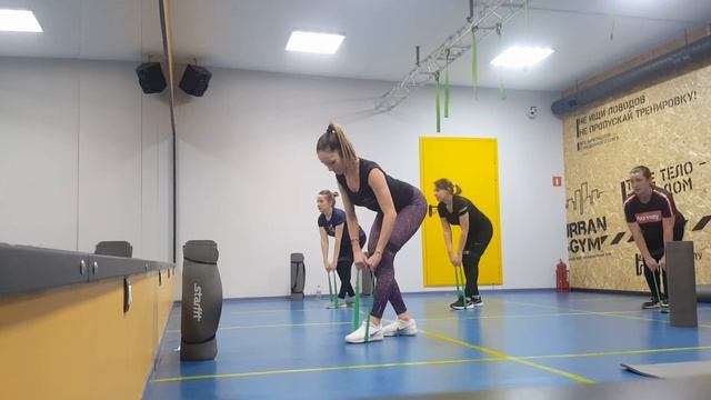 ТРЕНИРОВКА С ФИТНЕС РЕЗИНКАМИ. ЧАСТЬ 1 смотреть онлайн