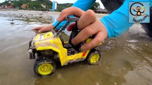 Дети и Машина. Самосвал, экскаватор, красная машина и багги. Манкиту