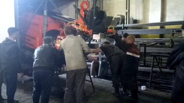 Отгрузка клиентам из Казахстана. Буровая установка на гусеничном шасси SBU-60LS от Бурспецтехники