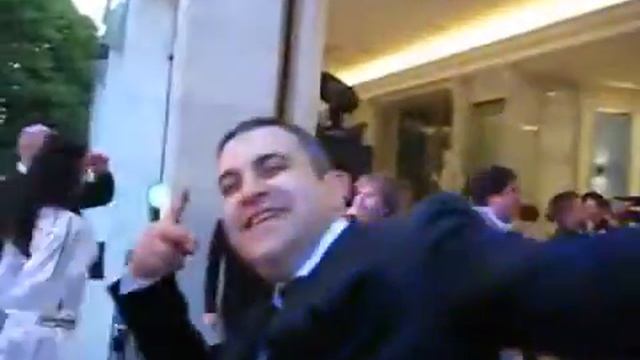 Зажигательный танец Медведева и Мартиросяна смотреть онлайн