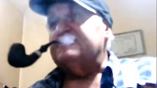 Pipe Tobaccos, Rustic, Old Briar, Barasso, Curved, with Black White Hat; Scotland Shirt смотреть онлайн