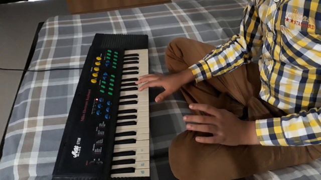 How to play birthday song on miles miles 3738 смотреть онлайн