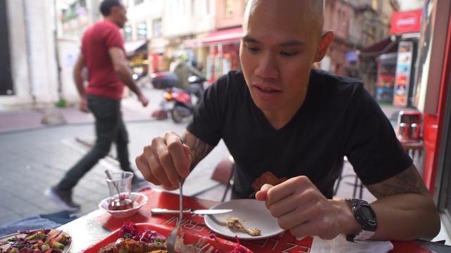 MUST TRY Street Food in Turkey | Kebabs + Profiteroles in Istanbul, Turkey | Istanbul Street Food смотреть онлайн