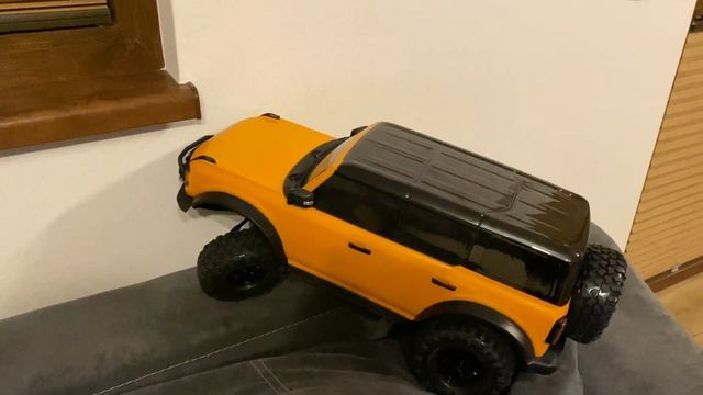 Traxxas TRX4 Bronco 2021 - First indoor run смотреть онлайн