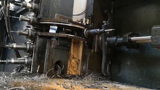 Doosan HP 6300 Machining Center (2012) - Tool changer смотреть онлайн