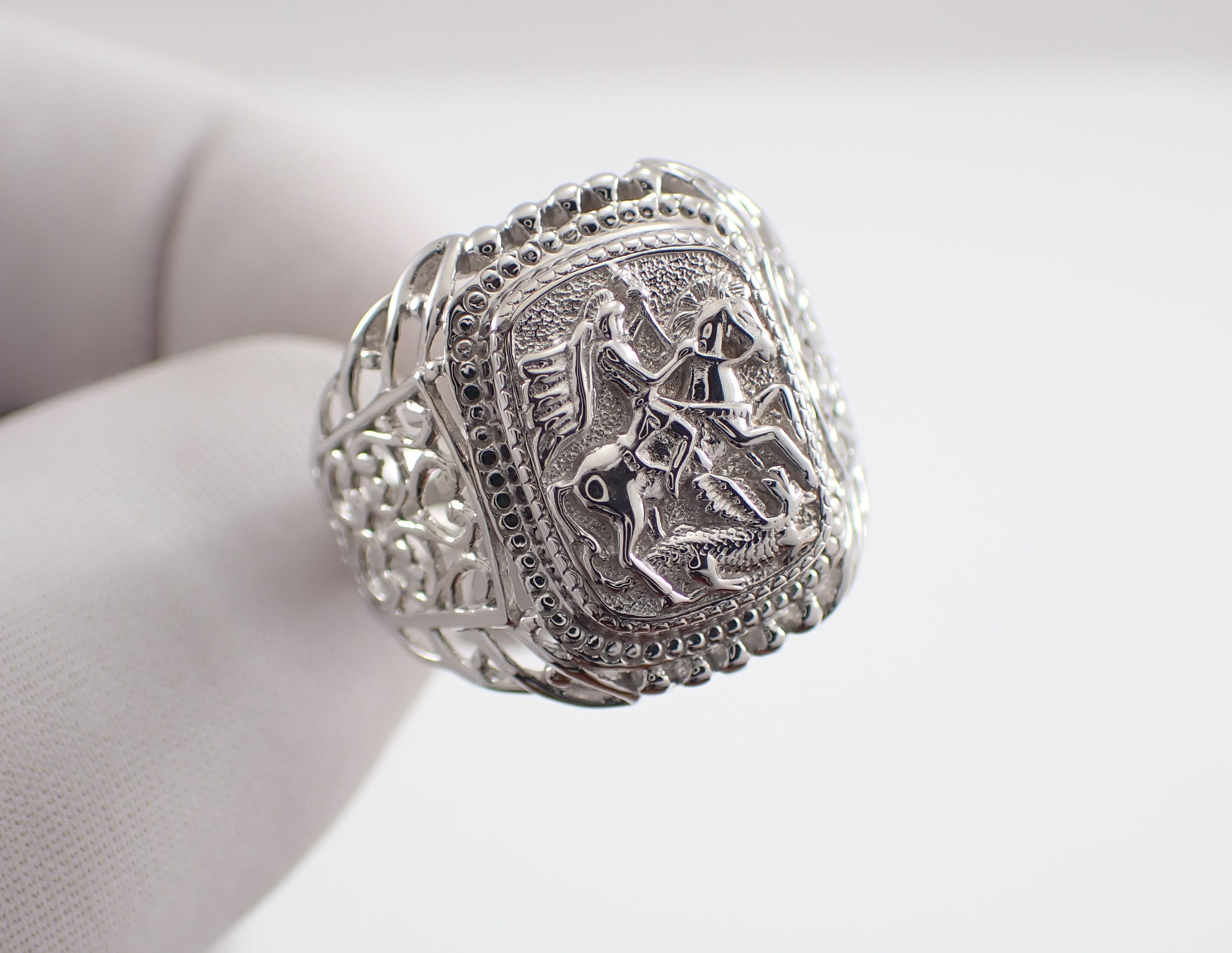 Печатка Мужская Георгий Победоносец, Артикул КМ-97_18_с, серебро 925 пробы смотреть онлайн