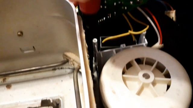 Demontare și înlocuire curele de transmisie la mașina de pâine SilverCrest SBB 850 C1 смотреть онлайн