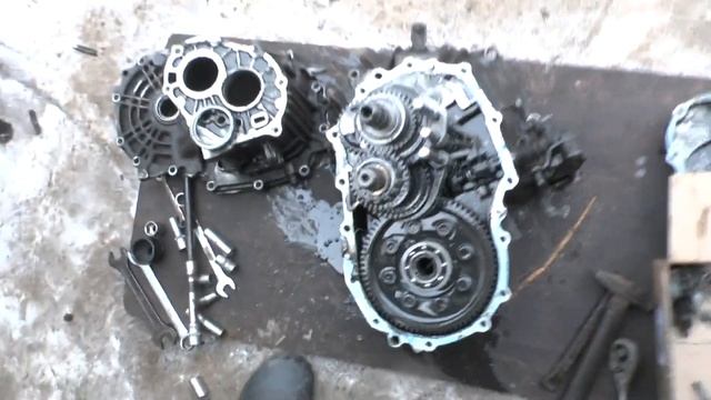 разобрал коробку передач Hyundai Accent