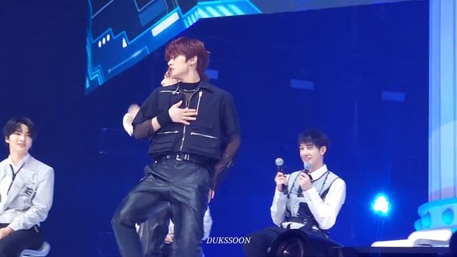 230701 Straykids Leeknow Hyunjin 스트레이키즈 리노 현진 트러블메이커(Trouble Maker) 커버 직캠