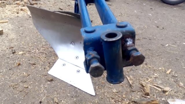 Вдосконалений плуг до мотоблока Зубр