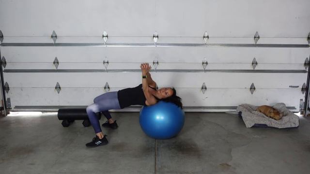 STABILITY BALL EXERCISES - 6 simple moves #stabilityball #corestrength смотреть онлайн